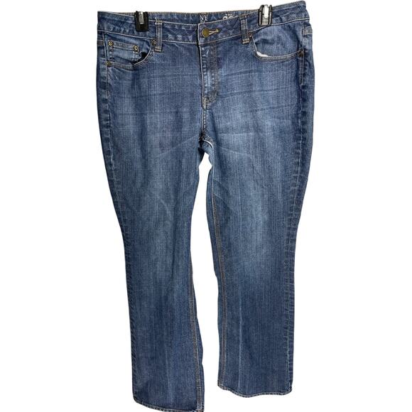 New York Company Jeans Women Size 14 Blue Curvy Bootcut Mid Rise DISTRESS HEM - Picture 1 of 7